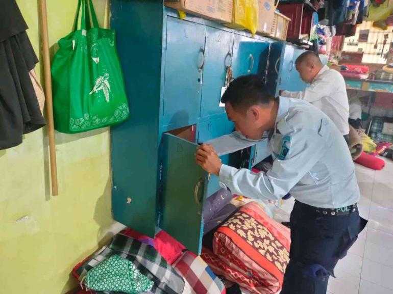 Lapas Narkotika Samarinda Kembali Laksanakan Razia Rutin Blok Hunian