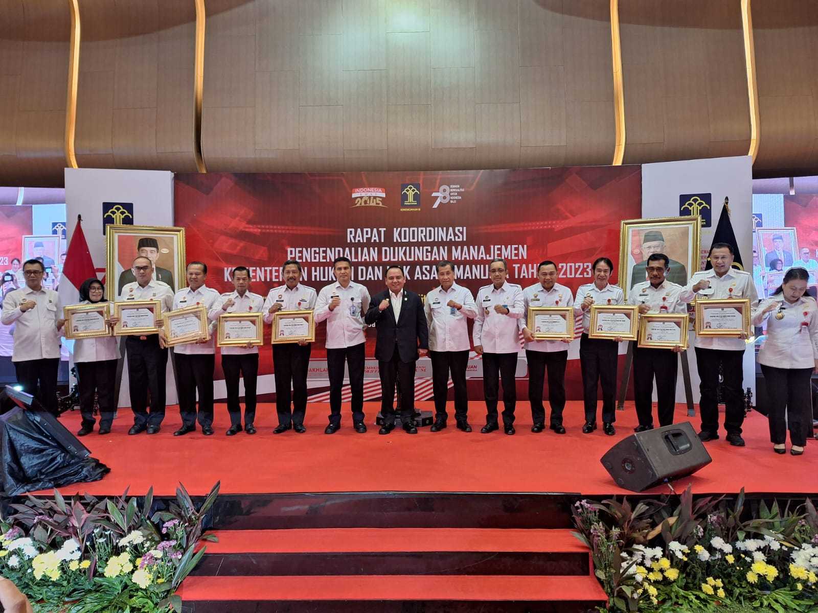 RAIH PRESTASI, KANWIL KEMENKUMHAM KALTIM PERINGKAT PERTAMA KINERJA PENGAMANAN BMN TERBAIK