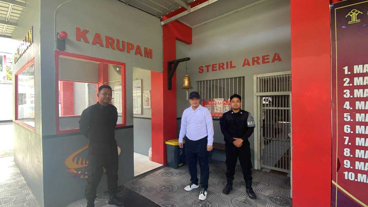 Cegah Gangguan Kamtib, Hidayat Kalapas Narkotika Samarinda Cek Situasi Lapas Saat Hari Libur