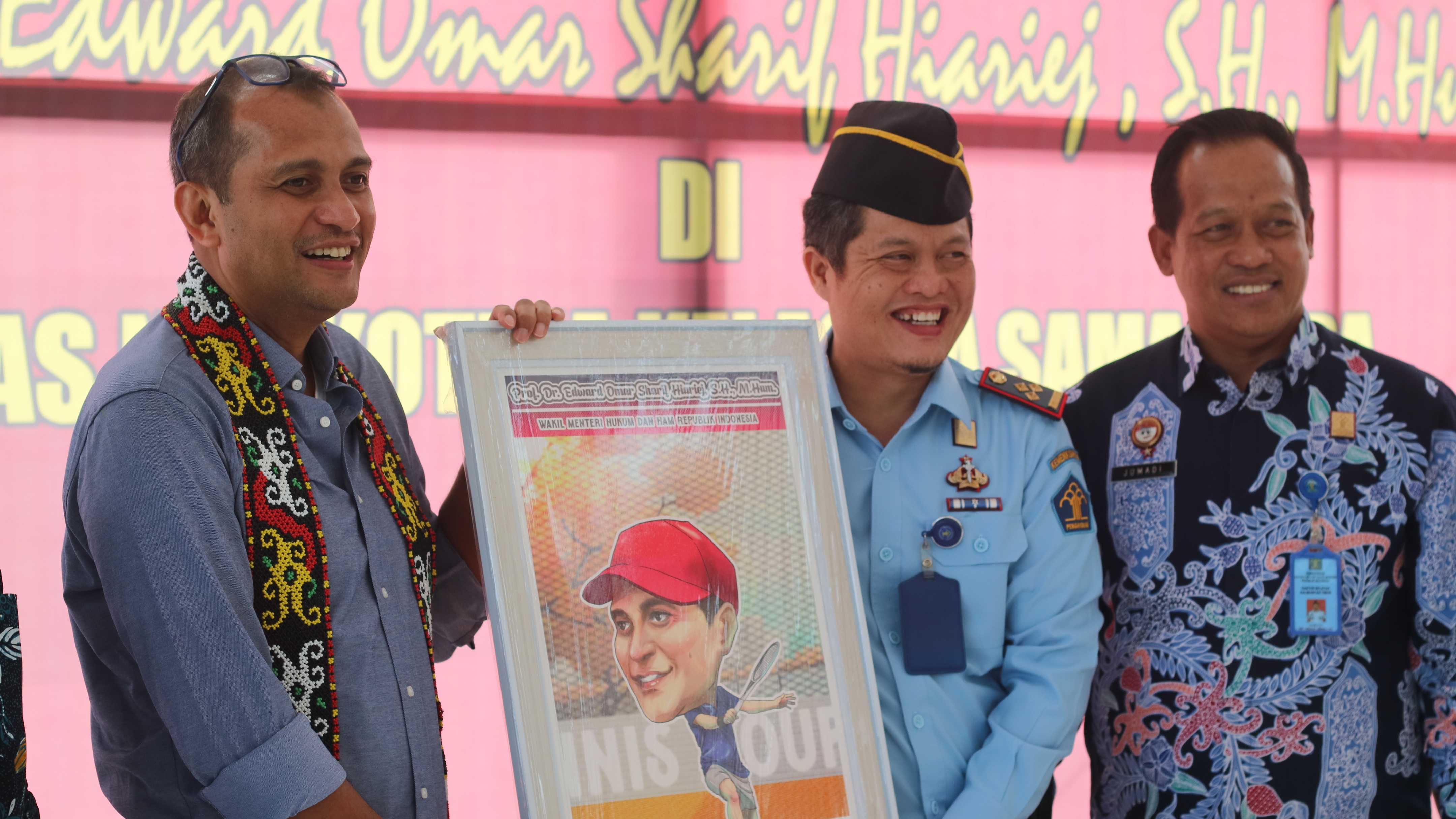 Wakil Menteri Hukum dan Ham RI Apresiasi Hidayat Kalapas Narkotika Samarinda dan Jajaran Atas Pelayanan Yang Prima