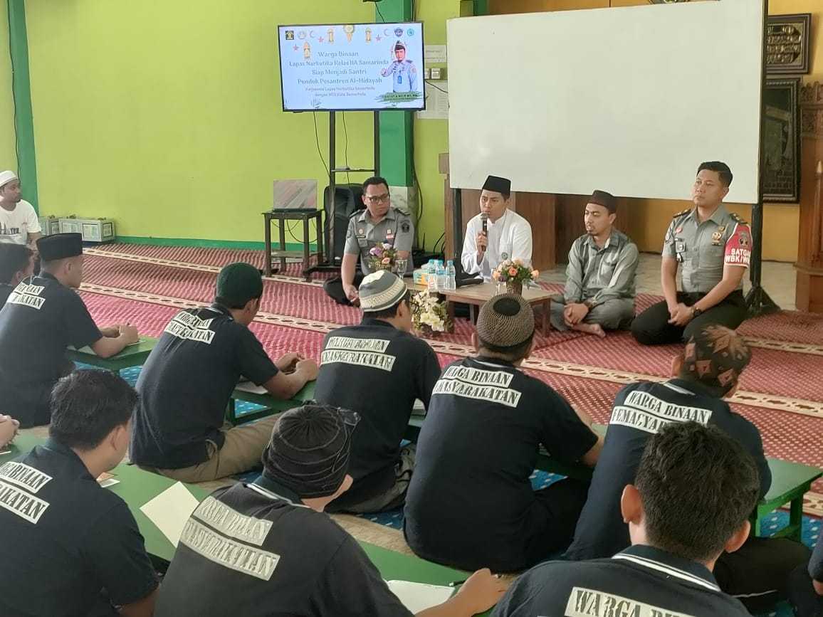 Persiapan Proses Belajar Mengajar Ponpes Al - Hidayah. Lapas Narkotika Samarinda Terima Kunjungan Tenaga Pengajar MUI Kota Samarinda