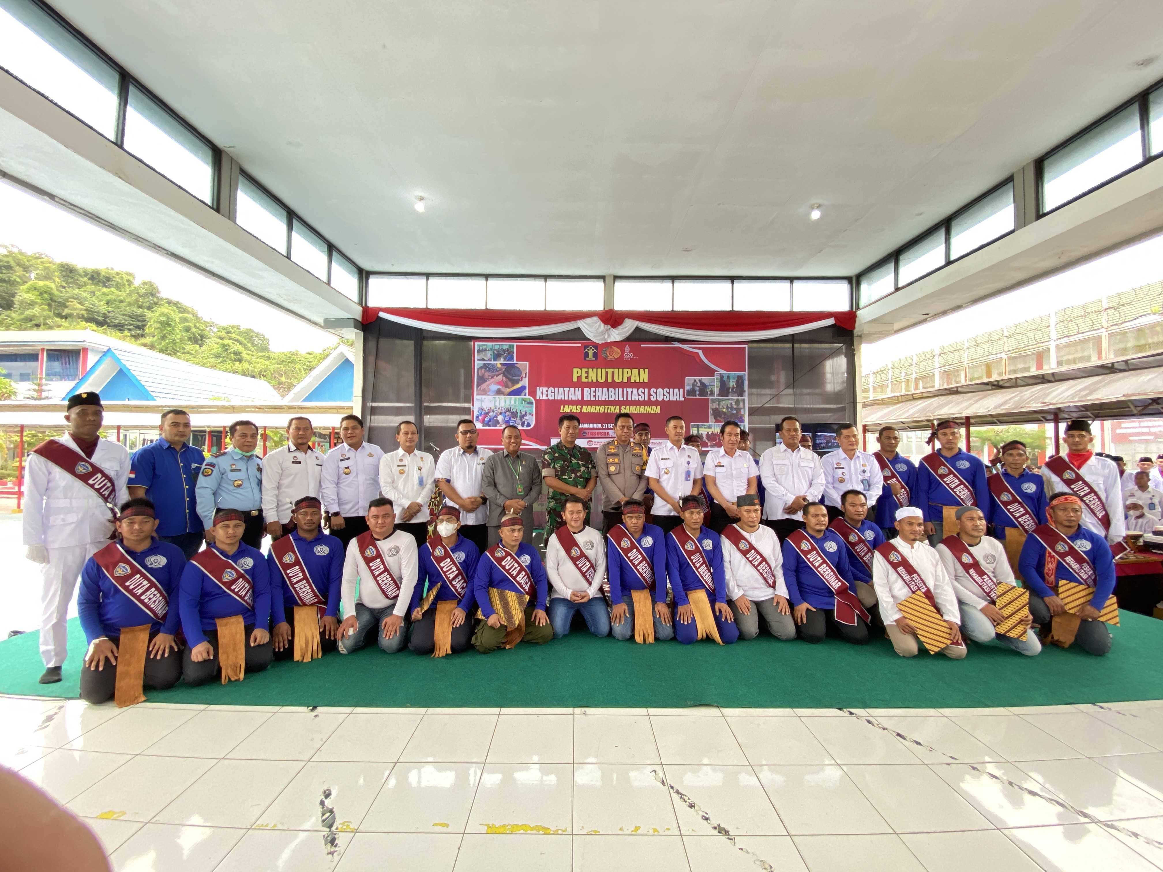 Kakanwil Kukuhkan Napi Narkoba Lapas Narkotika Samarinda Jadi Duta Baca dan Duta Rehabilitasi Bersinar