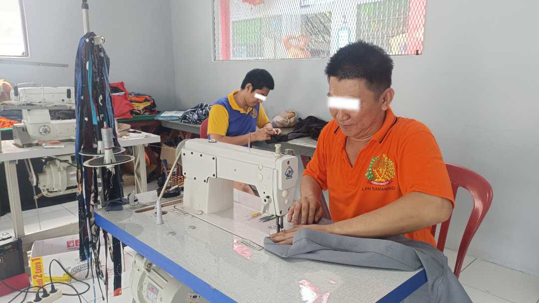 Siapkan WBP Yang Produktif dan Kreatif Dalam Industri Garmen Lapas Narkotika Samarinda Optimalkan SAE Konveksi