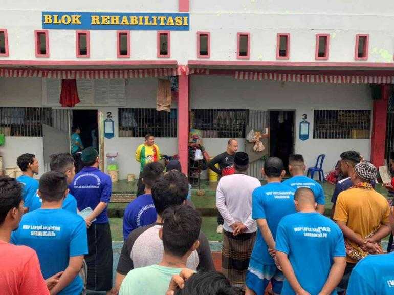 Sambut Akhir Pekan. Plh Kalapas Pastikan Tidak Ada Barang Terlarang di Lapas Narkotika