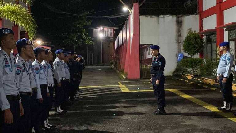 Waspada Jangan-Jangan, Kamar Warga Binaan Lapas Narkotika Samarinda di Geledah Malam Hari!