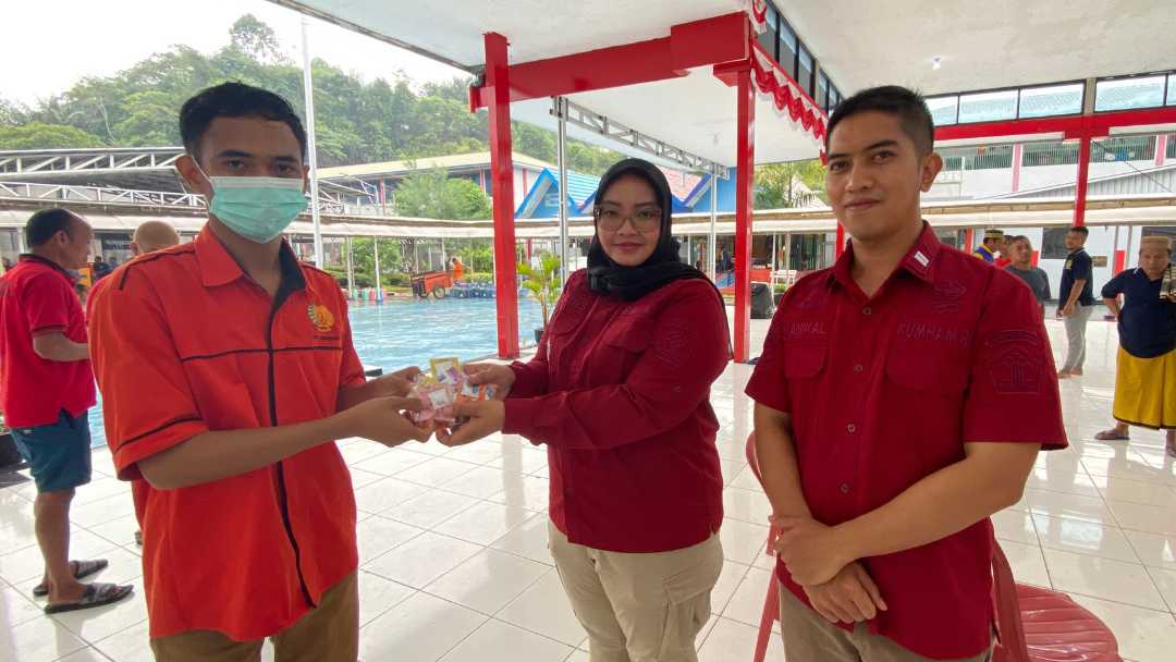 Siap Hadapi Musim Pancaroba Lapas Narkotika Samarinda Bagikan Vitamin Bagi WBP