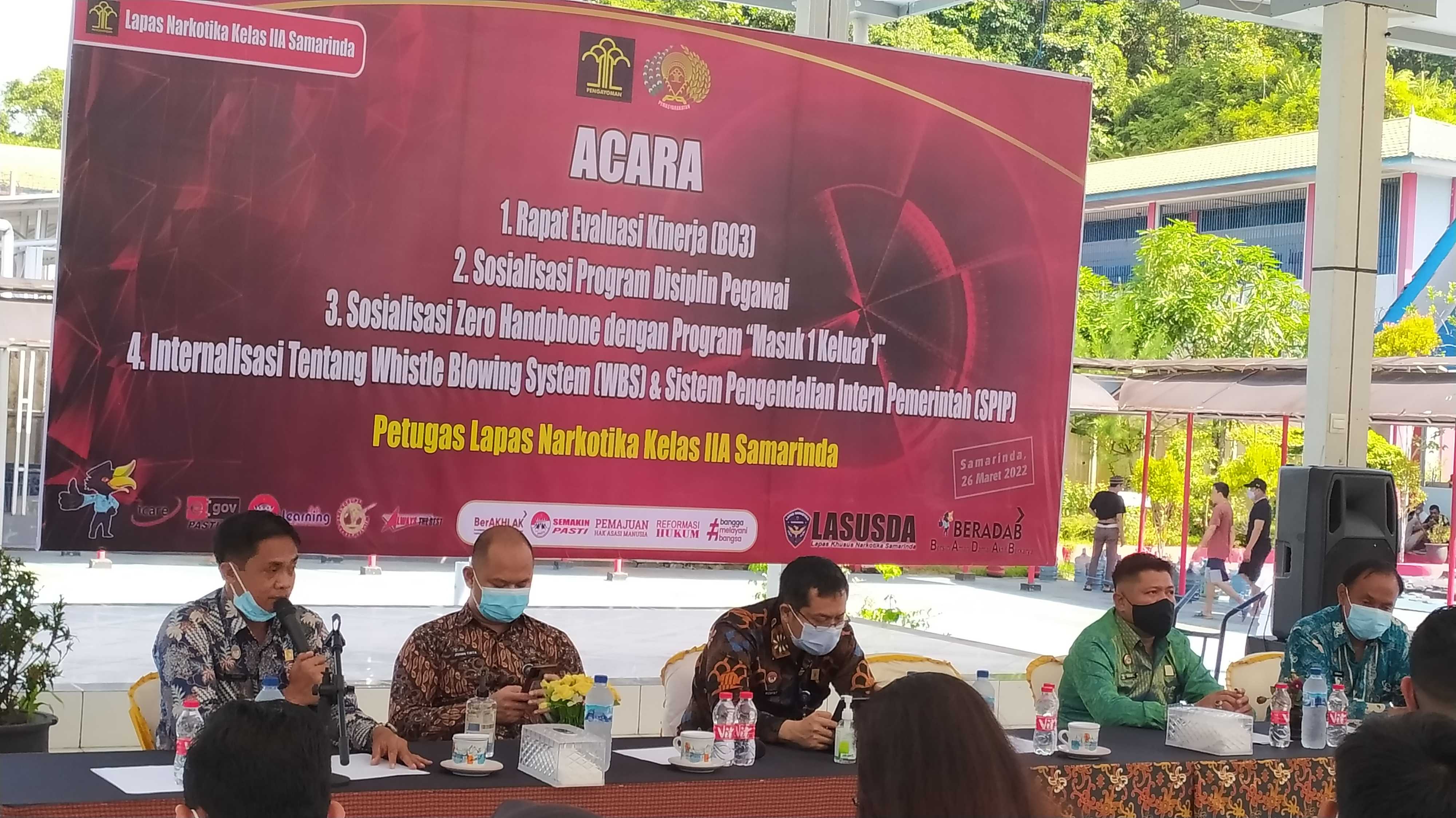 Rapat Evaluasi B03, Sosialiasi Program Disiplin Pegawai dan Zero Handphone serta Internalisasi Tentang WBS & SPIP di Lapas Narkotika Samarinda