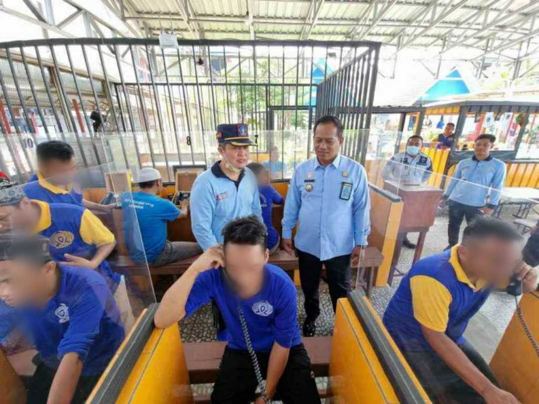 Kadivpas Kaltim Kunjungi Lapas Narkotika Samarinda Monitoring Kegiatan di Lapas