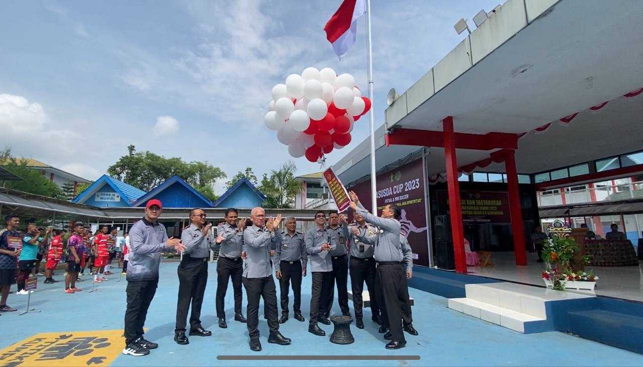Refleksi Akhir Tahun, Kakanwil Kemenkumham Kaltim Buka Liga Futsal WBP dan Mini Soccer Petugas Lapas Narkotika Samarinda