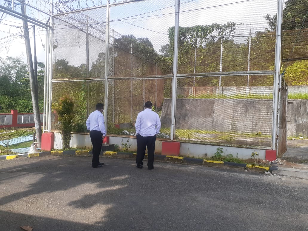 Kalapas Narkotika Samarinda Turun Langsung Ke Lapangan Kontrol Keadaan Sekitar Lapas 