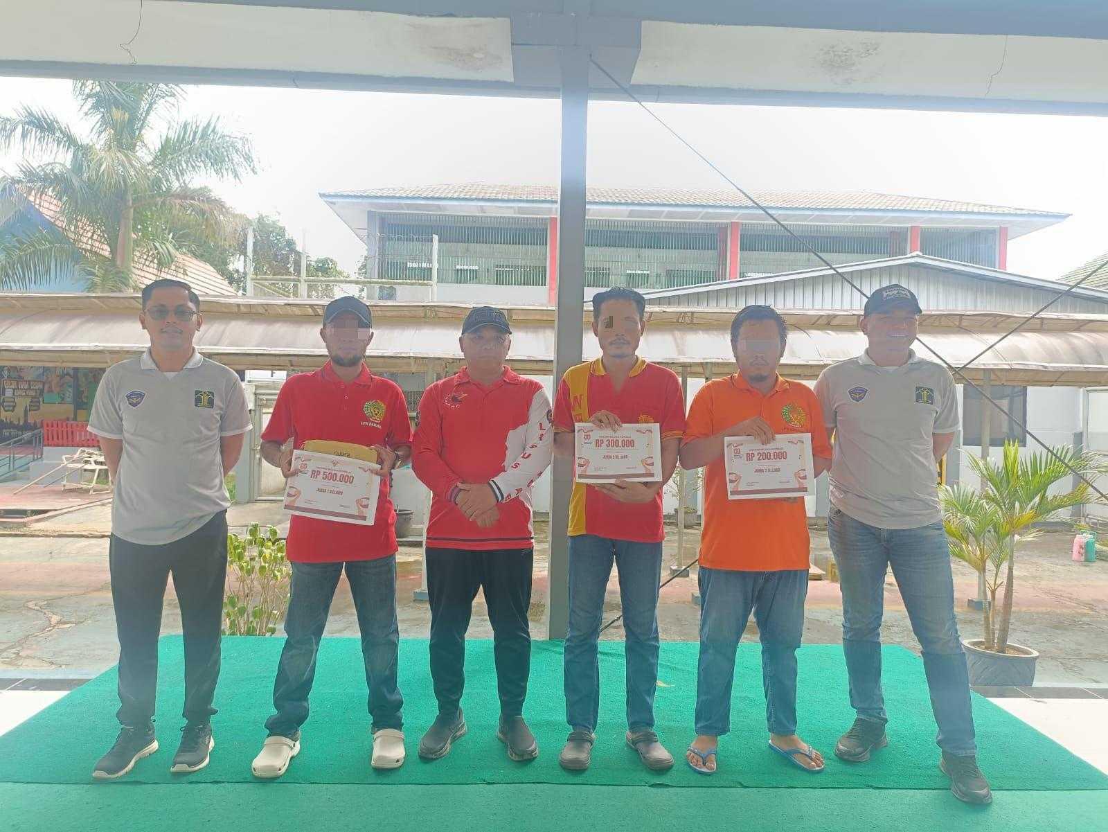 Semarak Penutupan Porsenap, Lapas Narkotika Samarinda Gelar Pembagian Hadian Lomba Kepada WBP